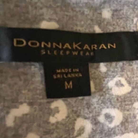 Donna Karan Sleep Top SZ M Gray Print White Trim Cozycore Loungewear Sleepwear - Picture 2 of 3